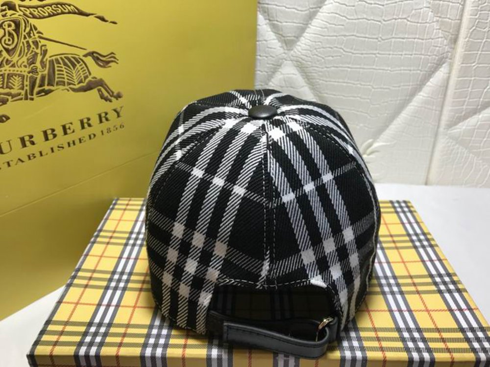 Bv*b*rry Hat